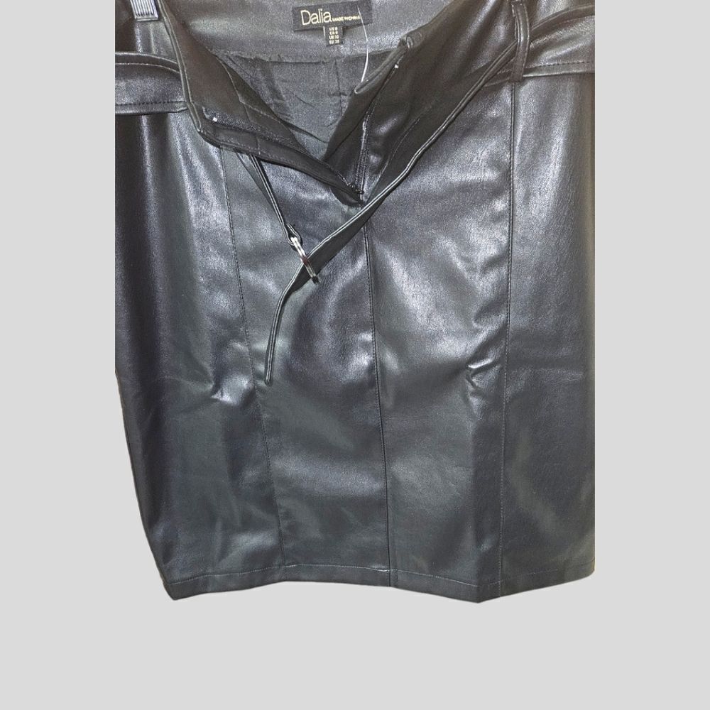 NWOT DALIA Women's Black Shiny Belted Mini Skirt - Picture 9 of 11
